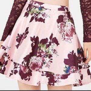 City Studios Juniors Size 7 Pink Floral Flirty Double Ruffle Skirt. New